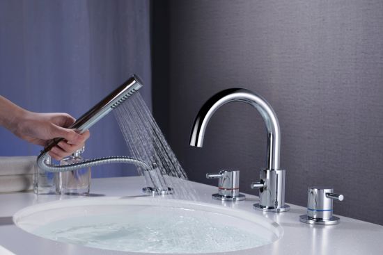 4 Hole Basin Shower Head Faucet Pull out Shower Tap