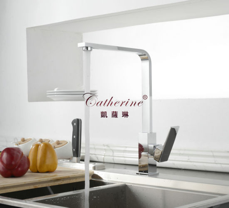 Brass Square Single Hole Single Handle Kitchen Faucet in Chrome (20308)