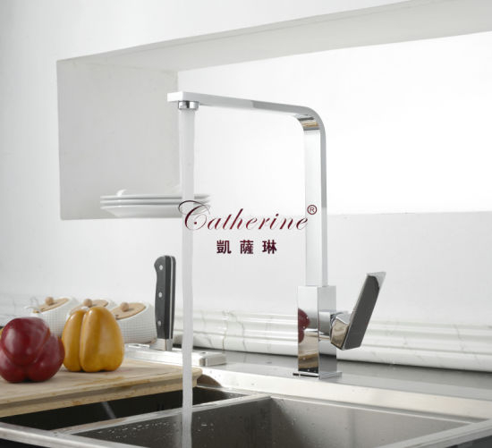 Brass Square Single Hole Single Handle Kitchen Faucet in Chrome (20308)
